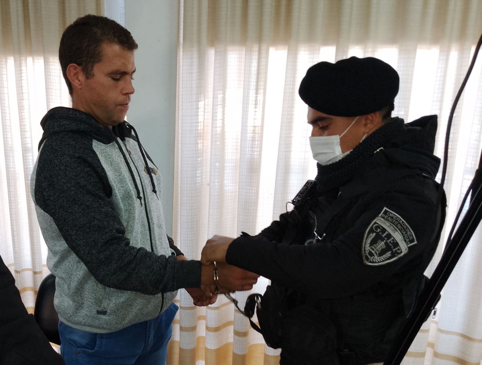 Atacó a machetazos a su mujer y después pidió perdón, pero hoy lo condenaron a 15 años de cárcel por intento de homicidio