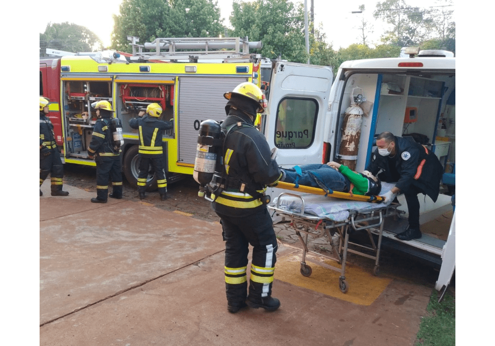 Entre humo y explosiones, la Epet de Oberá realizó un simulacro de incendio y evacuación