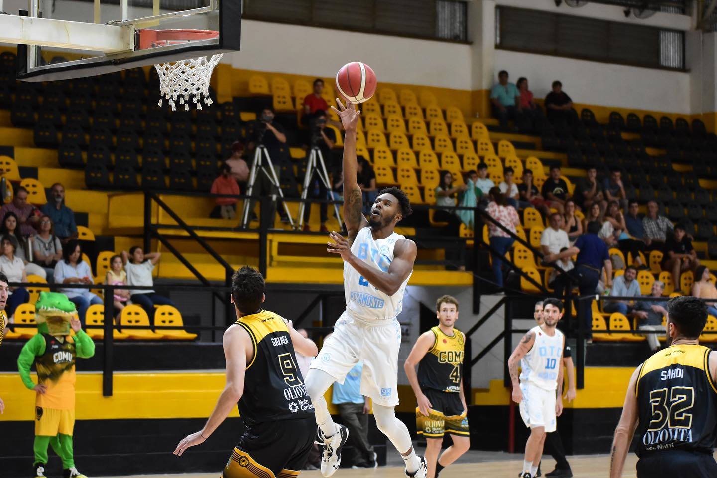 El Celeste sumó su segundo triunfo consecutivo fuera de casa y escala posiciones