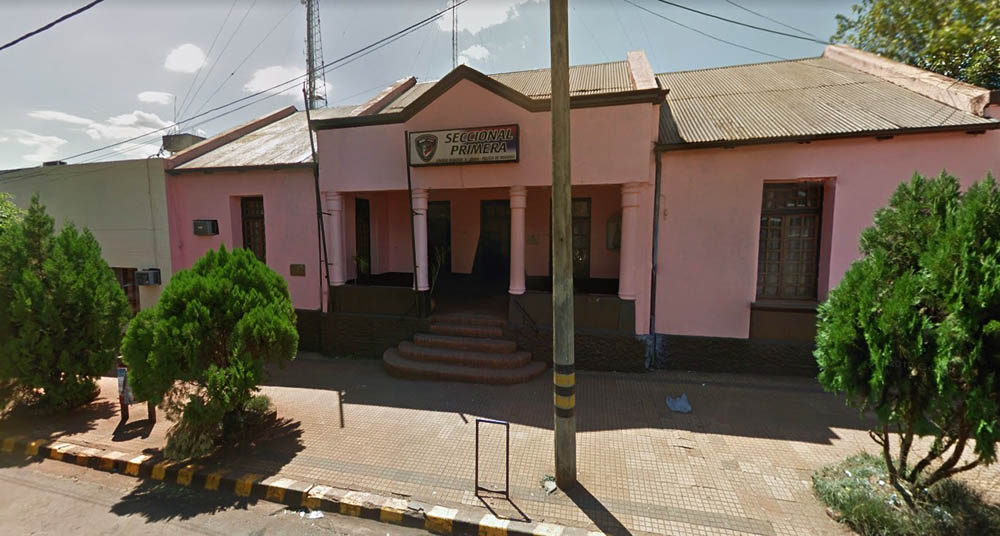 Alarma por un vecino que se autocomplace en la calle y el sábado avanzó sobre una joven en Villa Falck