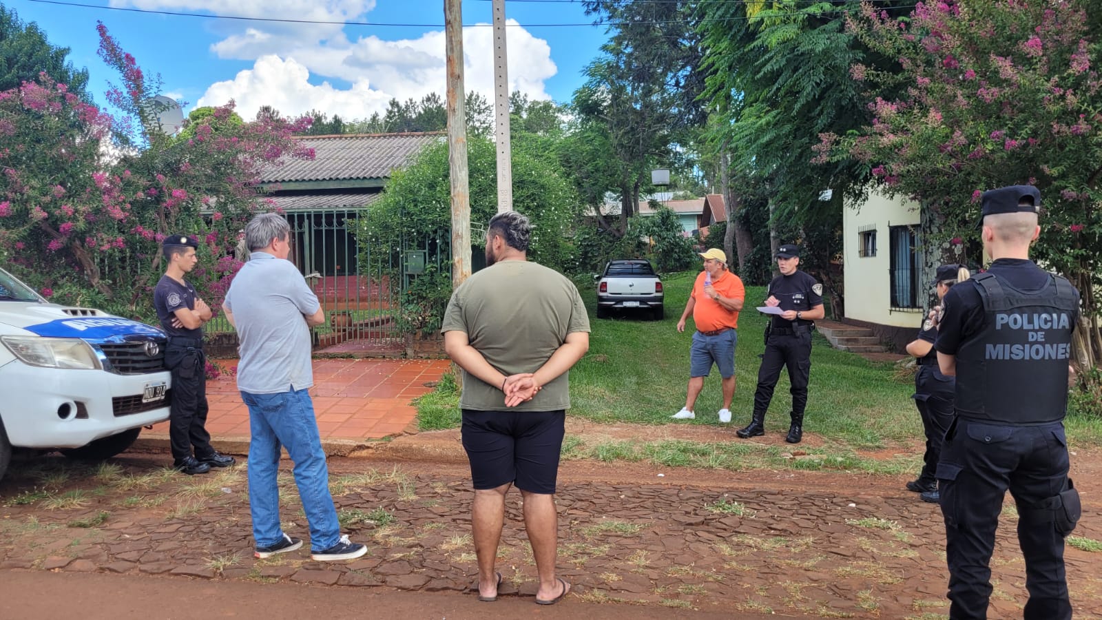 El intendente de Campo Ramón solicitó la inmediata renuncia del funcionario que baleó a una perra que caminaba con un nene