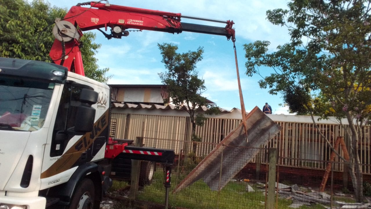 Era hora: iniciaron la remodelación de la deteriorada estructura de la Escuela de Comercio de Oberá