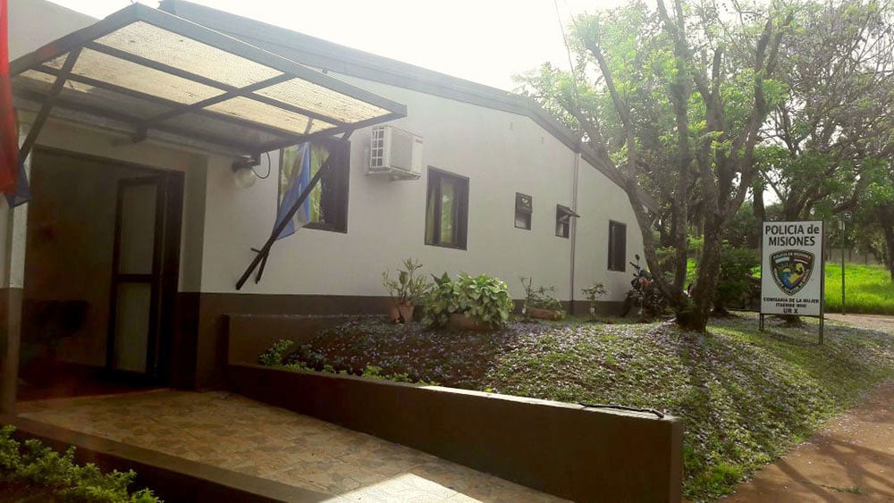 Un policía fue denunciado por acoso sexual a un portero de una escuela de Posadas