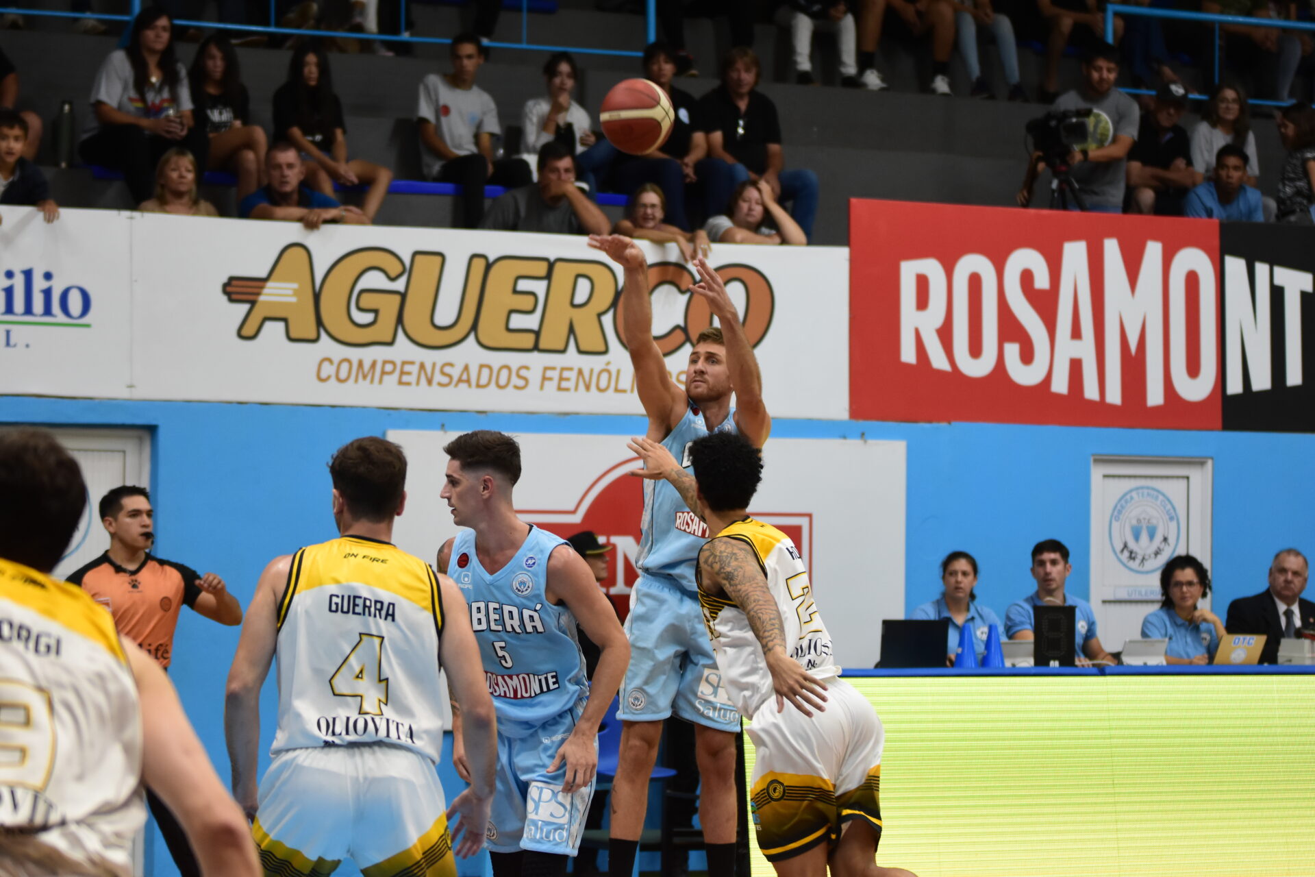 El Celeste se lució y festejó un gran triunfo en casa  