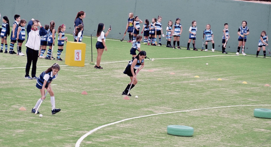 Se inauguró en Oberá la primera cancha de hockey de césped sintético de la zona Centro