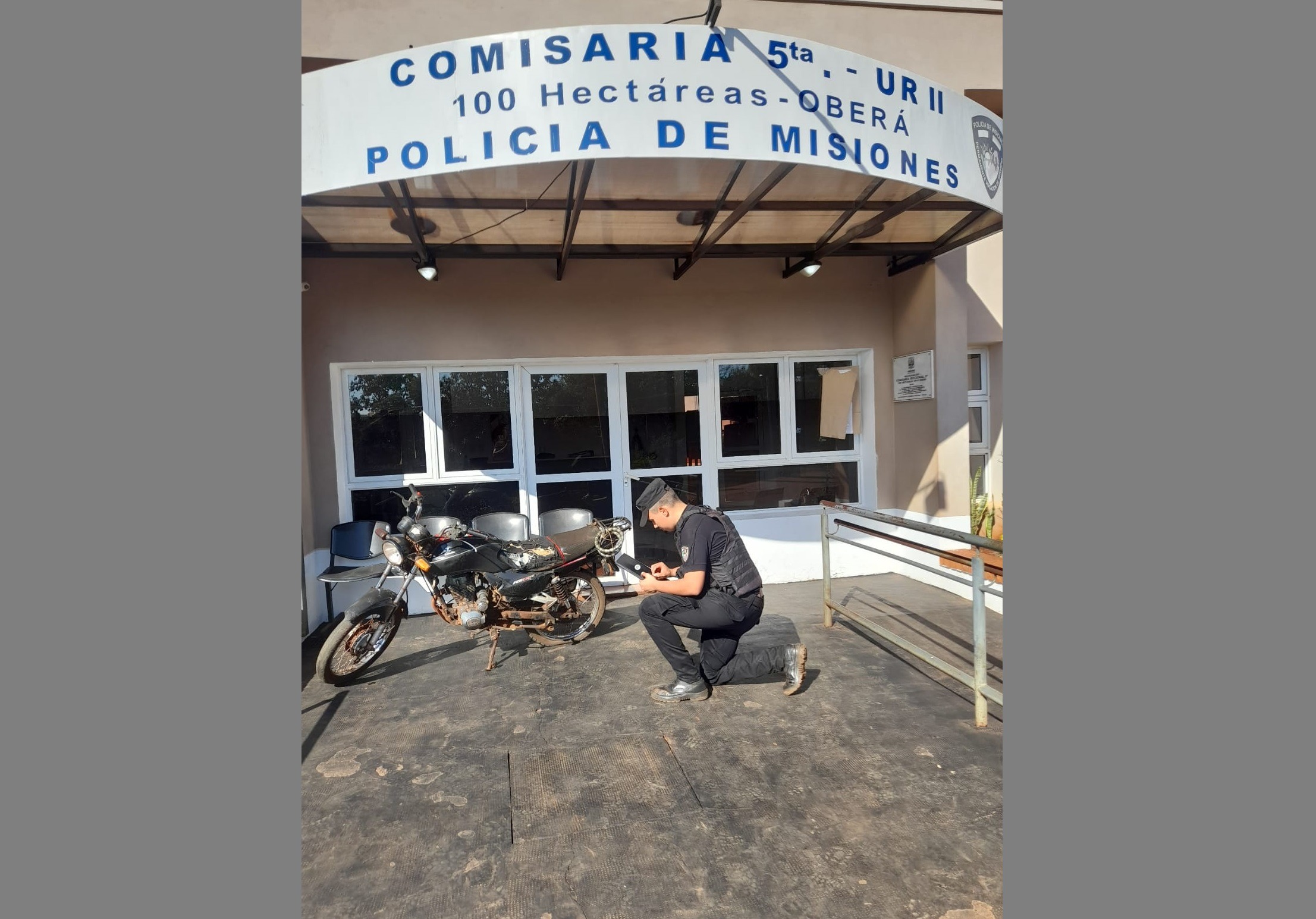 Robaron una moto en Cien Hectáreas: demoraron a “Bollito” y buscan a “Piecito” y “Tatú”