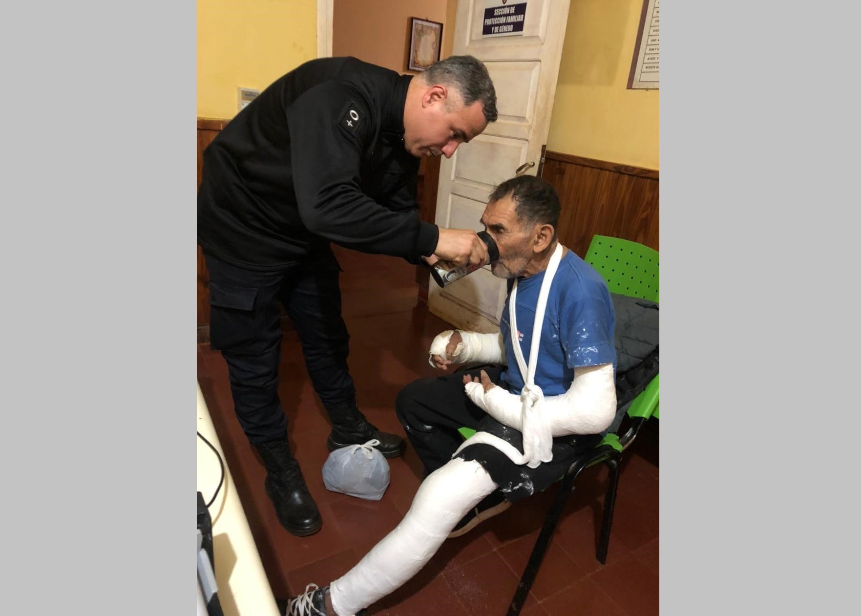 Jubilado fue atacado a garrotazos por su hijastro y padeció varias fracturas