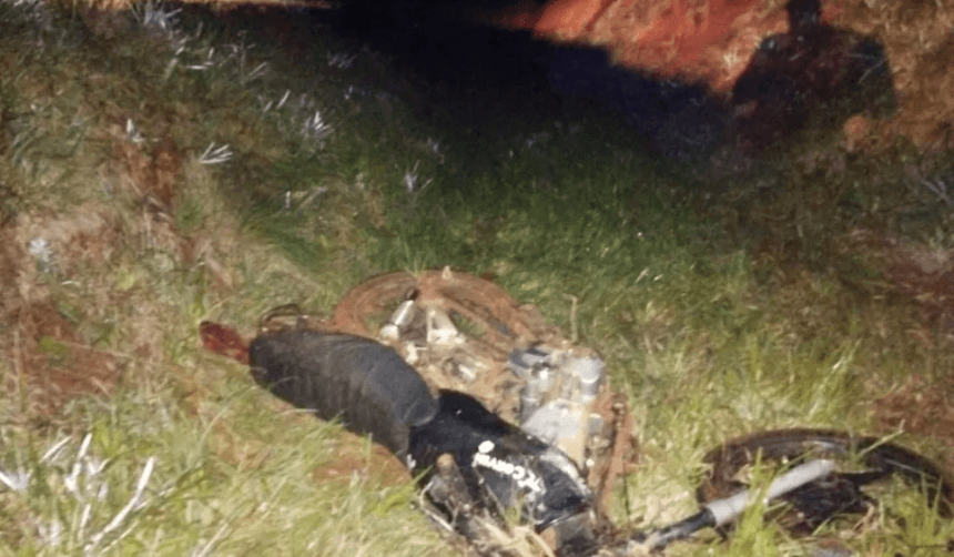 Ruta Costera: motociclista atropelló a un hombre que bajó de su auto y murieron ambos