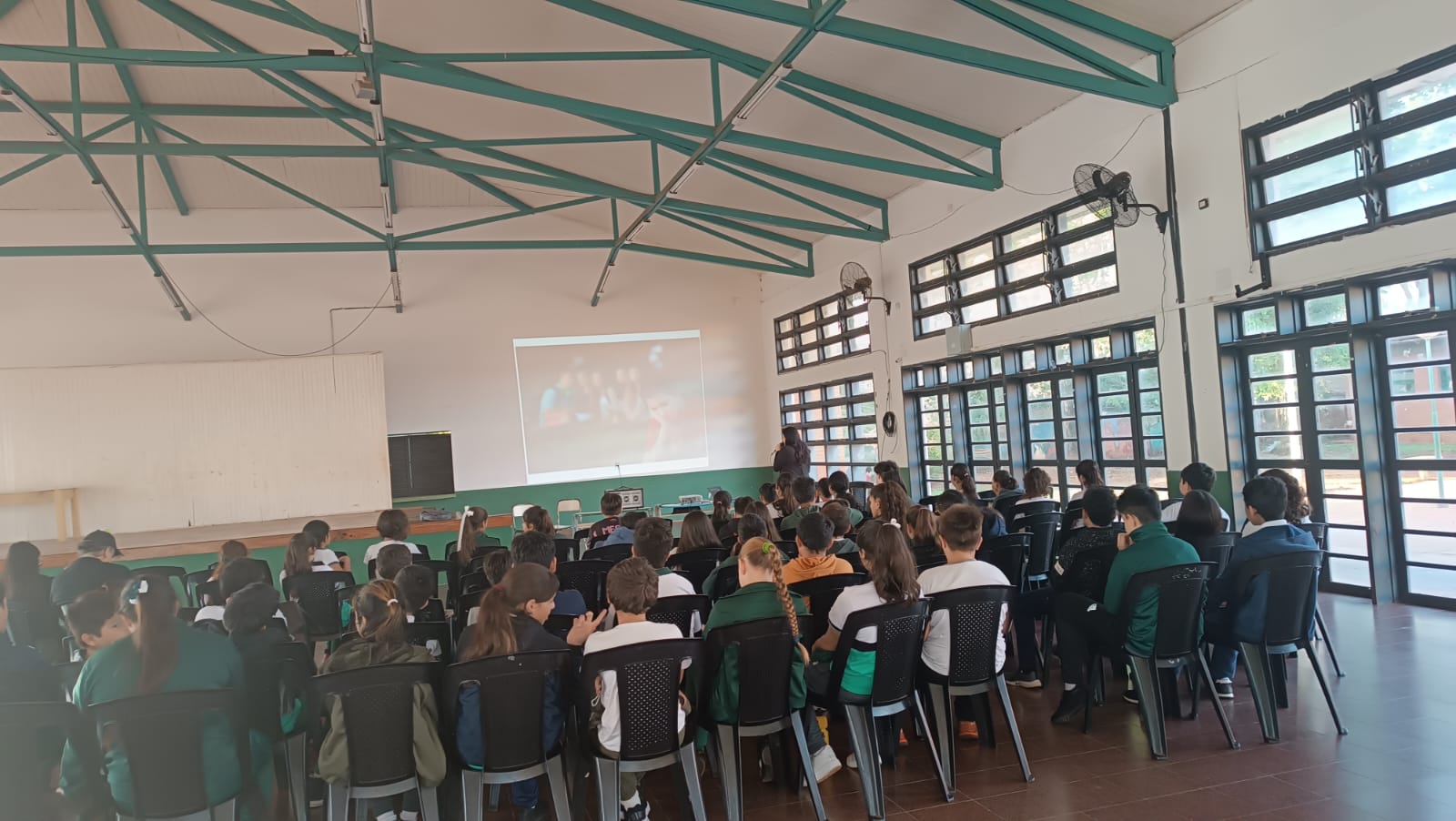 Tras el receso, vuelven las charlas sobre adicciones