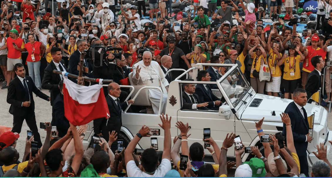 Obereños viajaron a ver al Papa, fueron estafados y están varados en Portugal