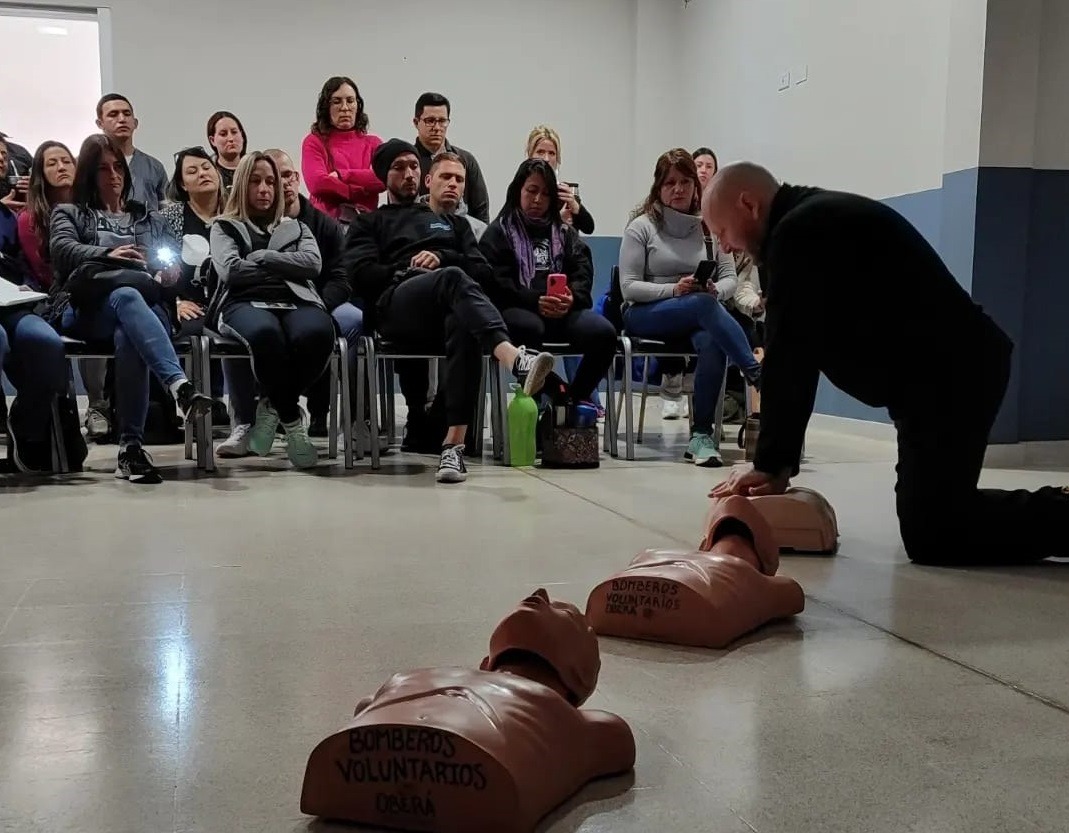 Gran concurrencia en la capacitación de primeros auxilios para deportistas y gimnasios