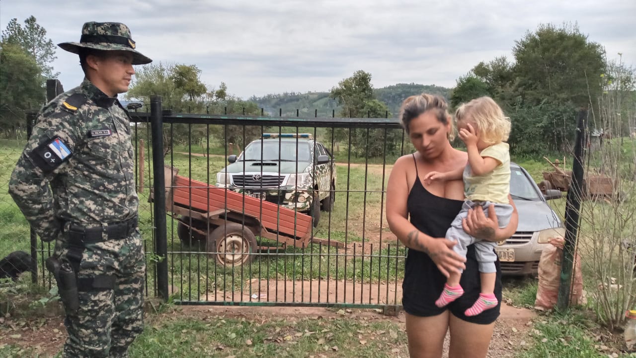 Policías practicaron RCP y salvaron a una pequeña de un año