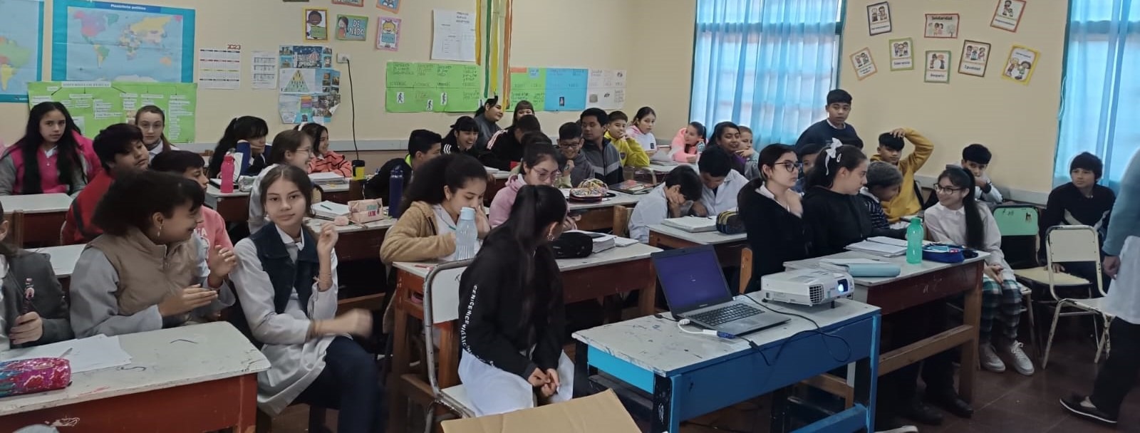 Uso de las pantallas, tema central de la charla en Garupá