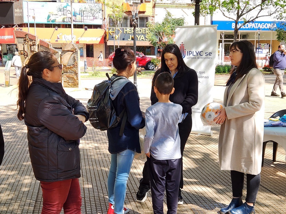 Intervención urbana en la plaza 9 de Julio de Posadas