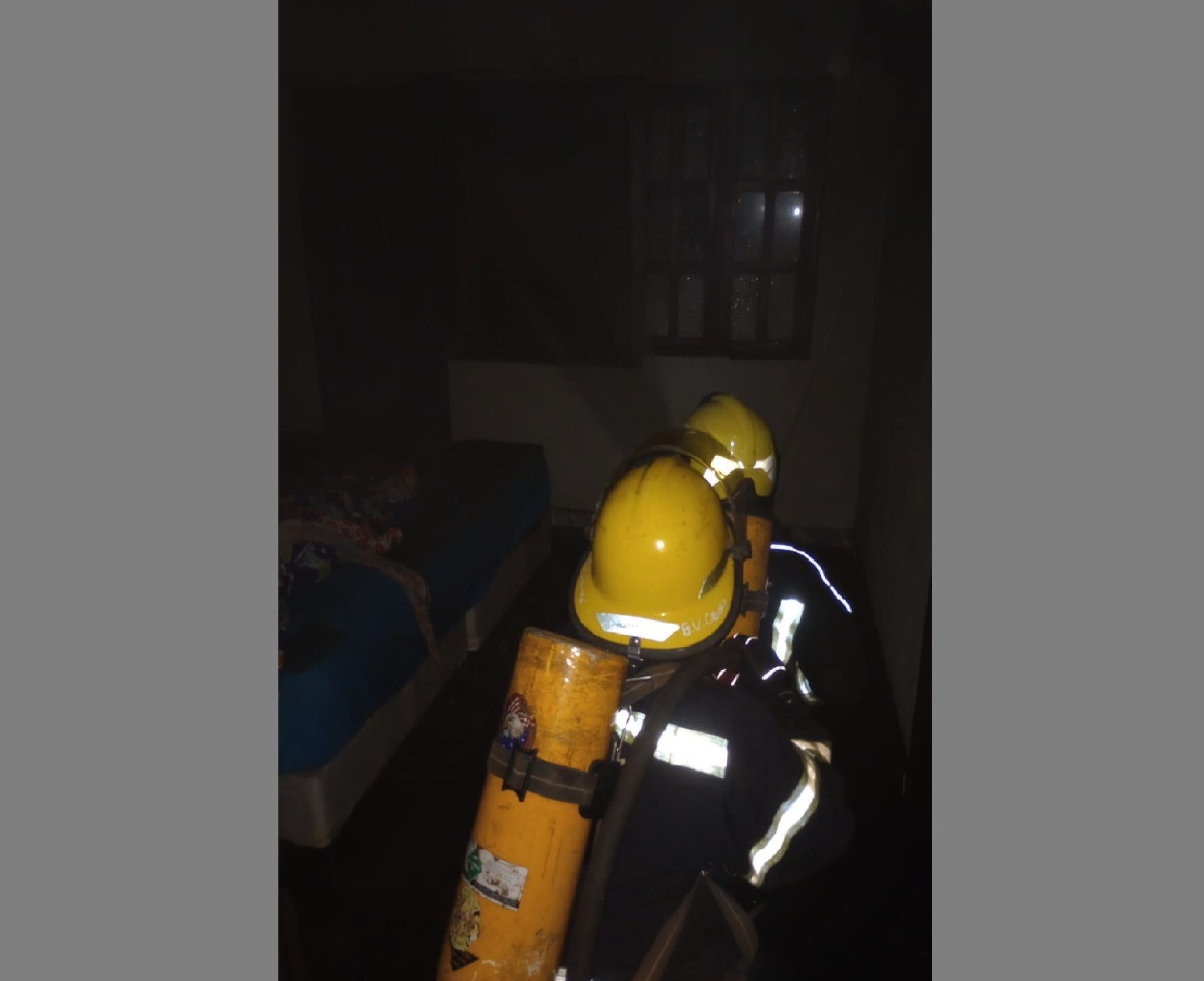 Una nena avisó al abuelo que se quemaba la casa, llamaron a los bomberos y resultaron ilesos