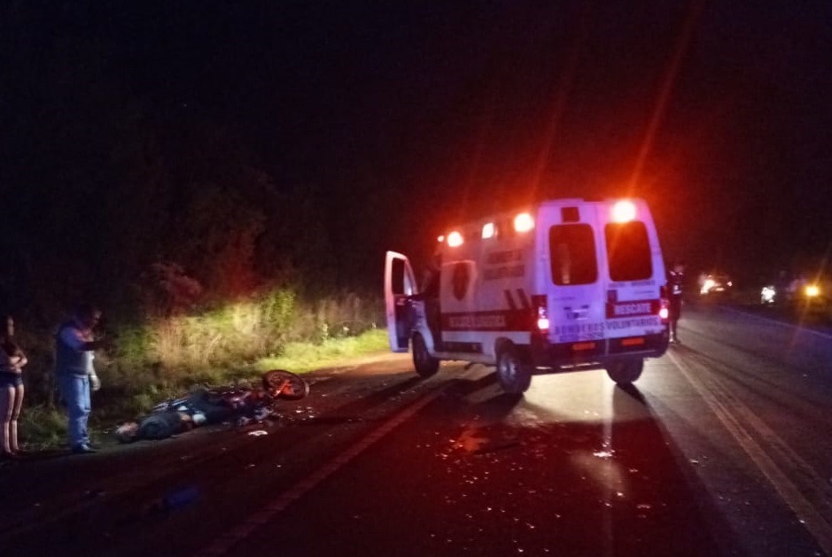 Una moto chocó contra un carro estirado por un caballo en Guaraní
