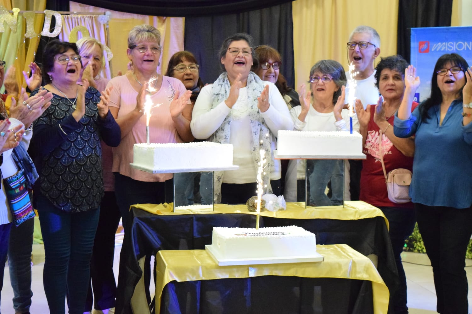 Abuelos disfrutaron de una tarde diferente en el Espacio Recreativo IPlyC