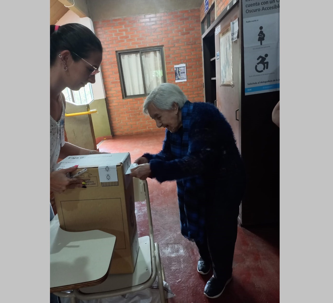 Ceferina García tiene 99 años y este mediodía votó para presidente en Oberá