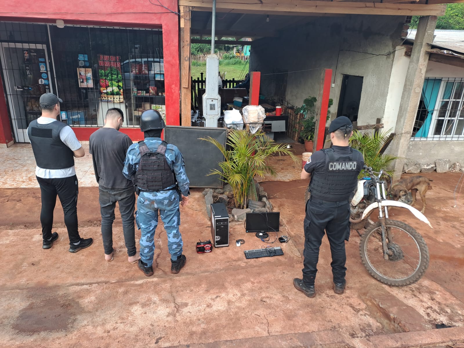 Detuvieron a un implicado y recuperaron elementos robados en el Caps de Villa Blanquita