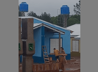 Usurparon varias casas de un barrio nuevo del Iprodha en Oberá, aunque luego recibieron chapas y madera y se fueron