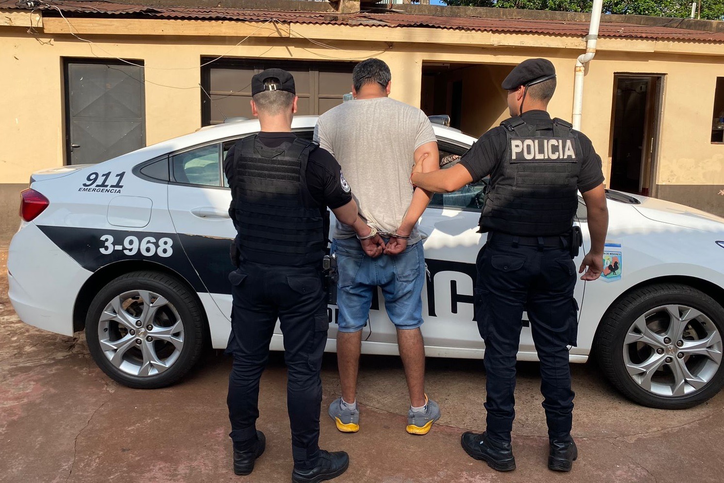 Detuvieron a un hombre por exhibir sus partes íntimas en la calle