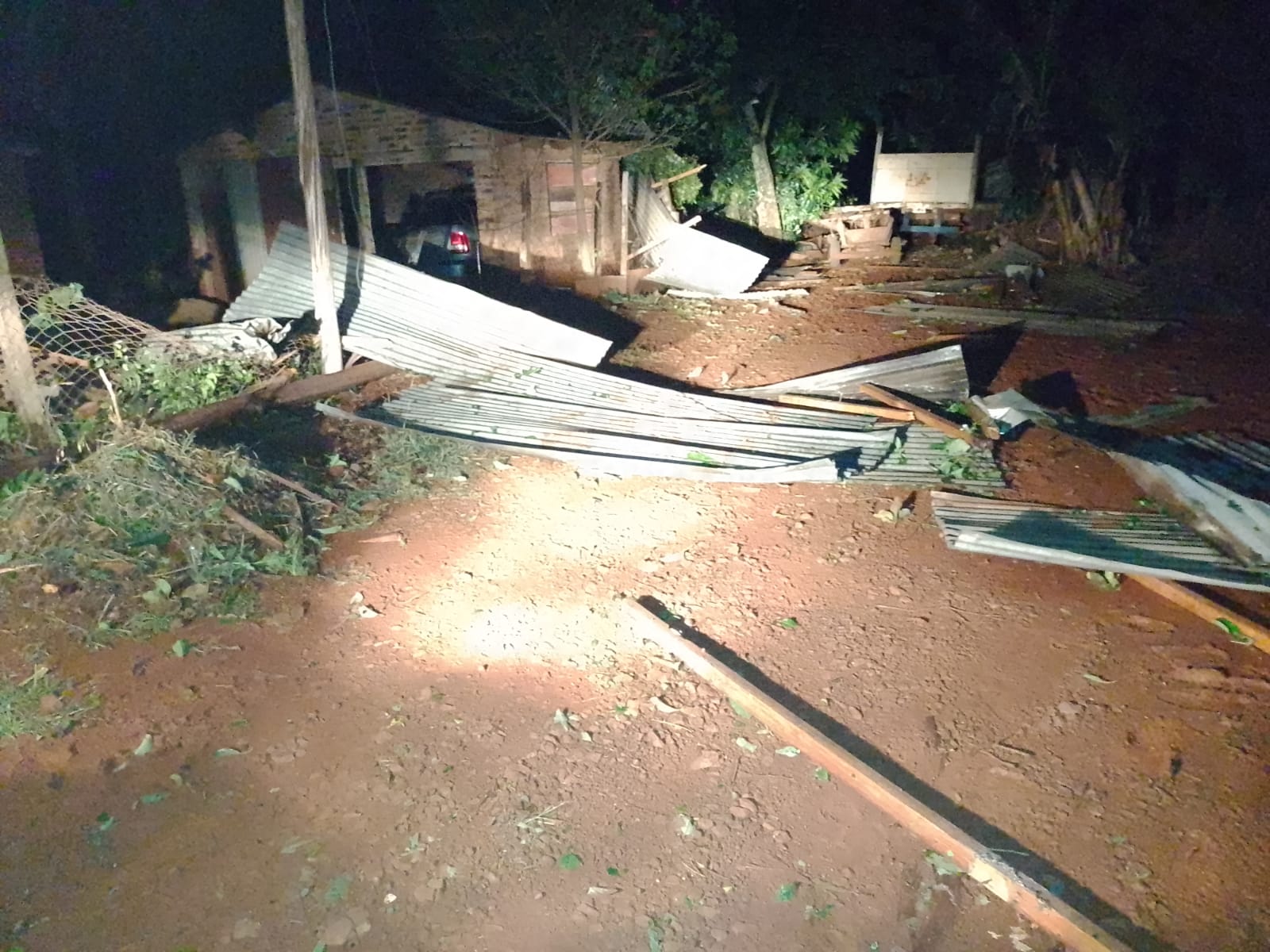 La tormenta ocasionó daños materiales y complicaciones en Oberá y municipios vecinos