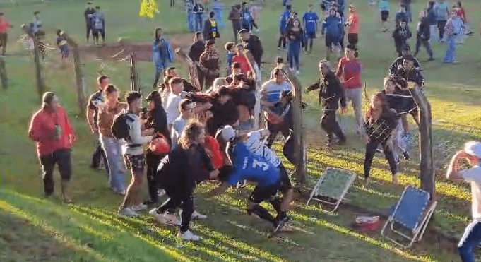 La Policía identificó a dos mujeres que iniciaron los incidentes en un partido en Campo Ramón