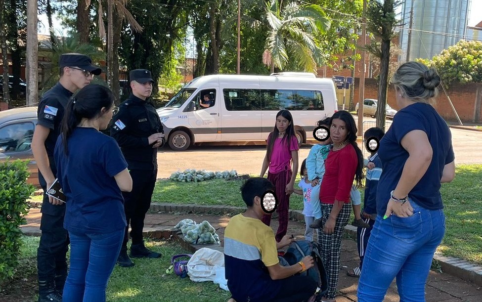 Trasladaron a su comunidad a familia mbya guaraní que se hallaba en riesgo en Oberá