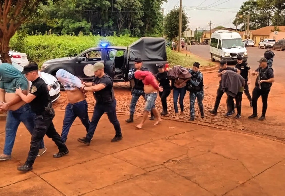 Liberaron a cuatro cómplices del conductor que atropelló a una policía en un control