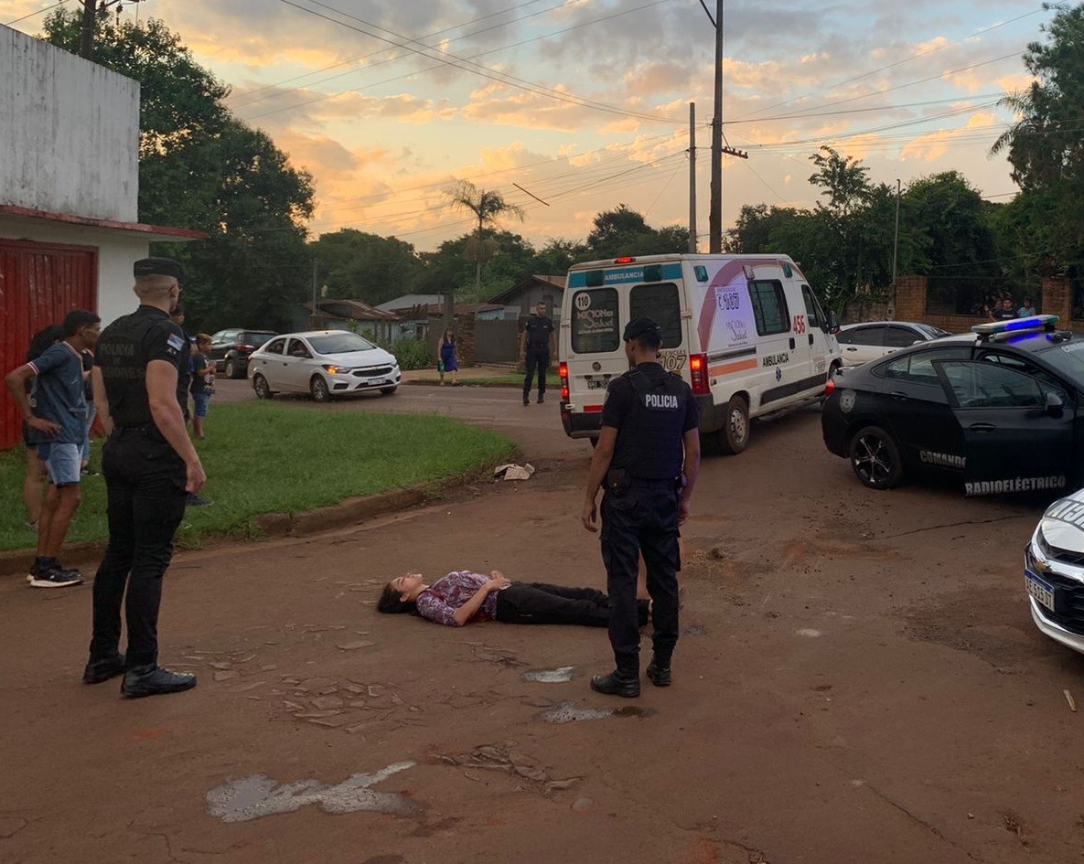 Una motociclista despistó frente al Club Olimpia