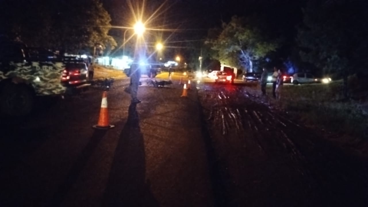 Tres jóvenes gravemente lesionados tras un choque de dos motos en Panambí