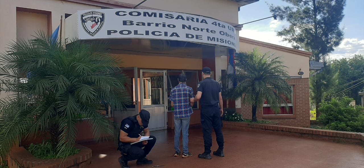 Disconforme con el arreglo de una radio amenazó a su vecino con una navaja