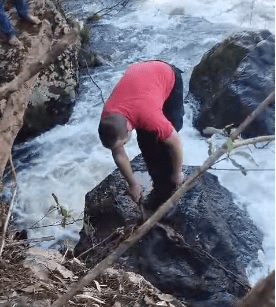 Hallaron debajo de una piedra el cadáver de una joven que cayó al arroyo Once Vueltas