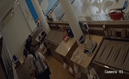 Motochorro armado asaltó la heladería Grido de avenida Libertad de Oberá