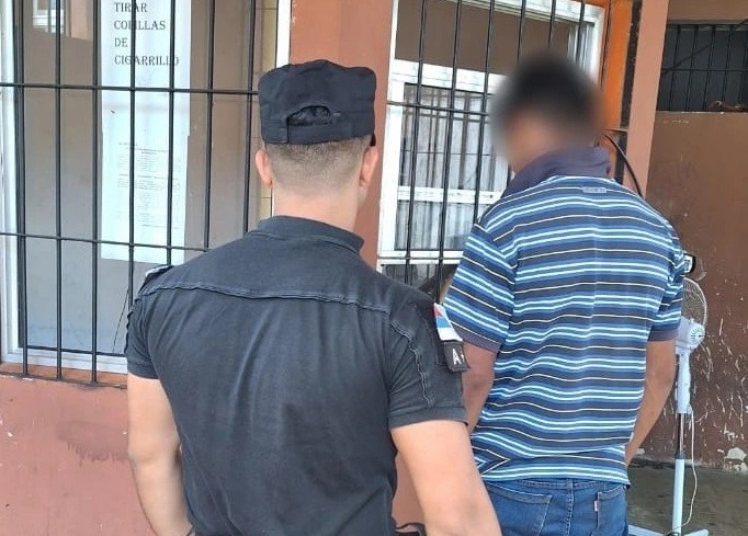 Entró a robar a la casa de la ex maestra de su pareja, lo reconocieron y terminó preso