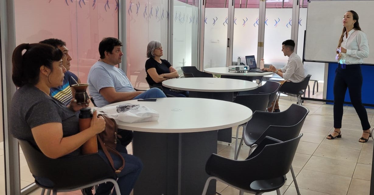 Agencieros se interiorizaron sobre los créditos para mejorar sus locales