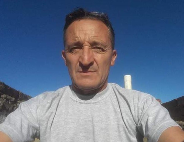 Buscan a un estafador que engañó con la falsa muerte de su hijo a varios obereños