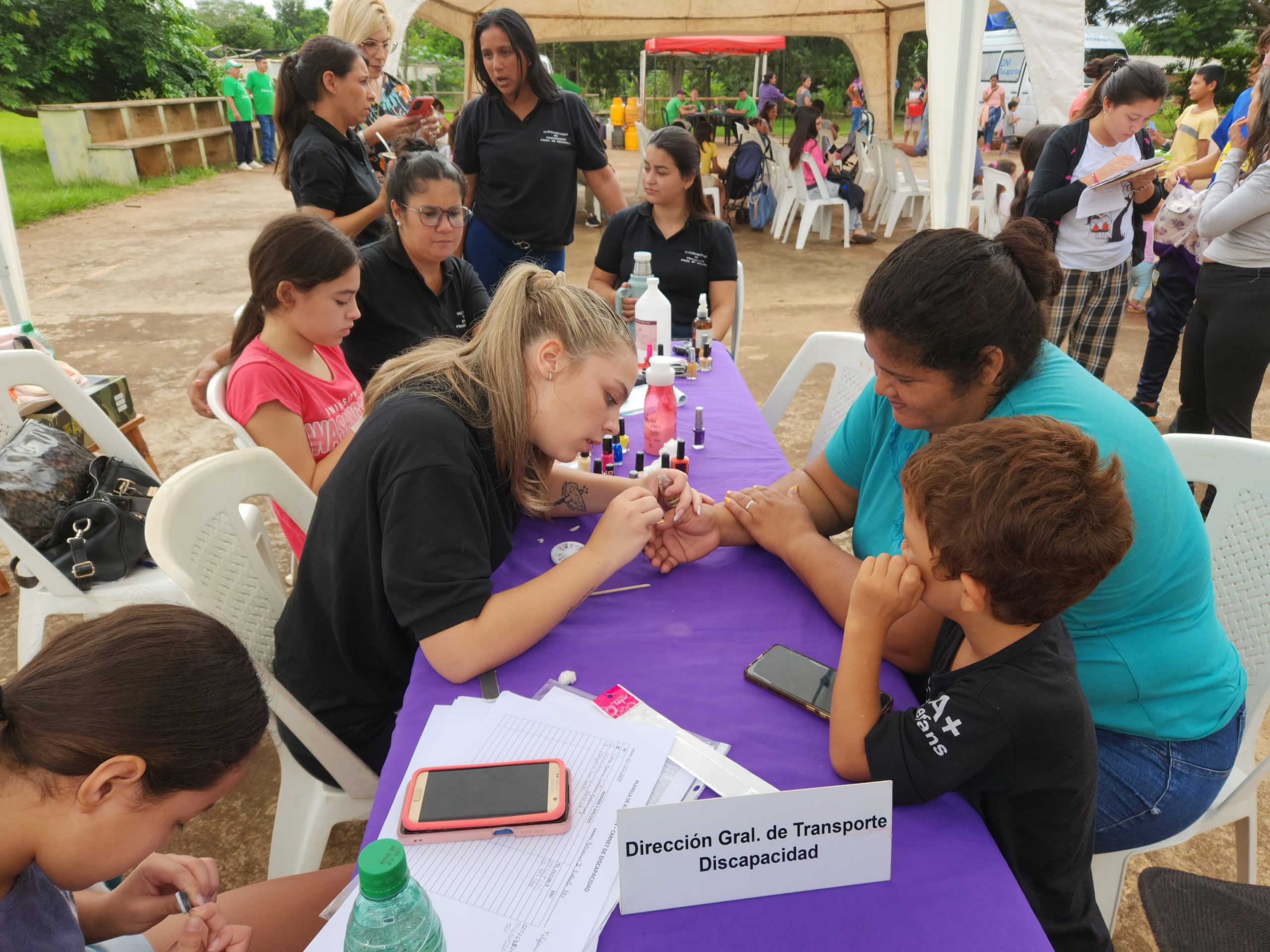 Estamos con vos acercó servicios integrales al barrio El Porvenir II