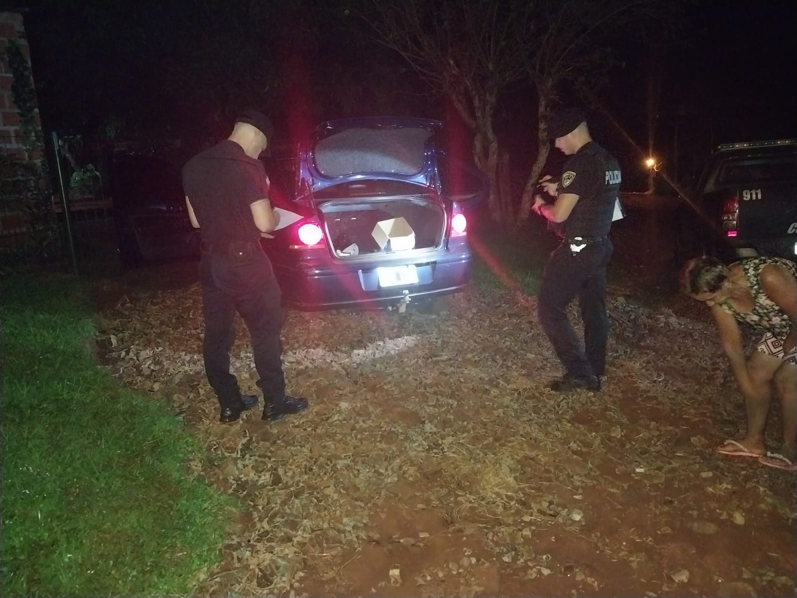 Evadió un control policial, tenía un arma en el auto y en su casa encontraron mercadería de contrabando