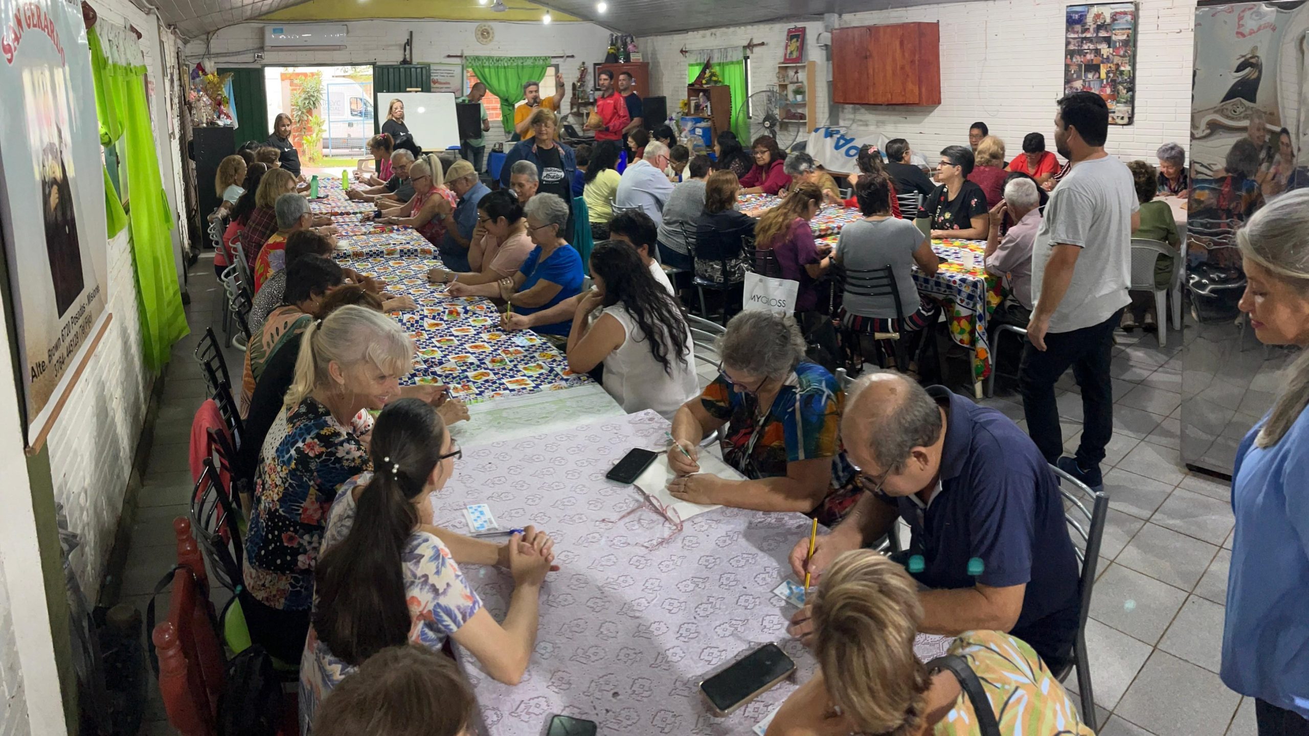 Abuelos disfrutaron del primer Bingo del Mateando en el Club San Gerardo