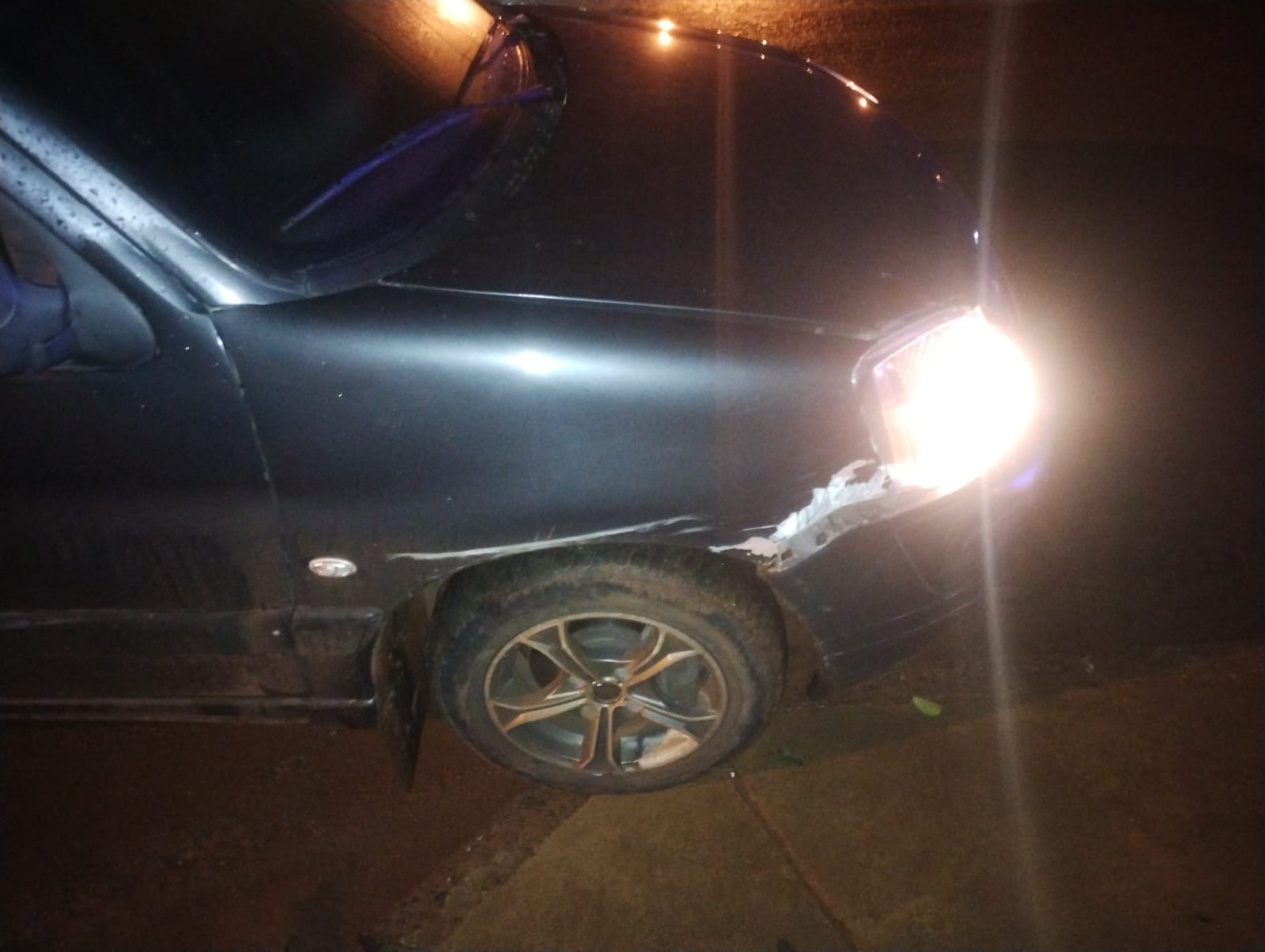 Chocó un auto estacionado y escapó: la Policía lo detuvo y resultó ser compinche del dueño del otro coche