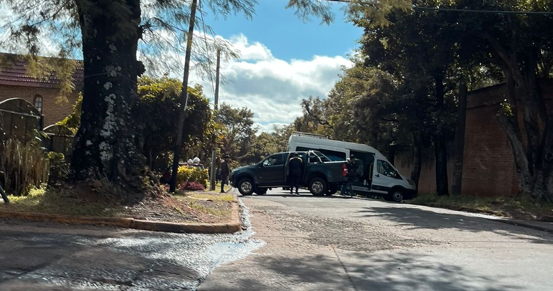 Tras la manifestación frente a su mansión, la custodia de Rovira cortó calles de acceso al domicilio: ¿intervendrá algún fiscal?