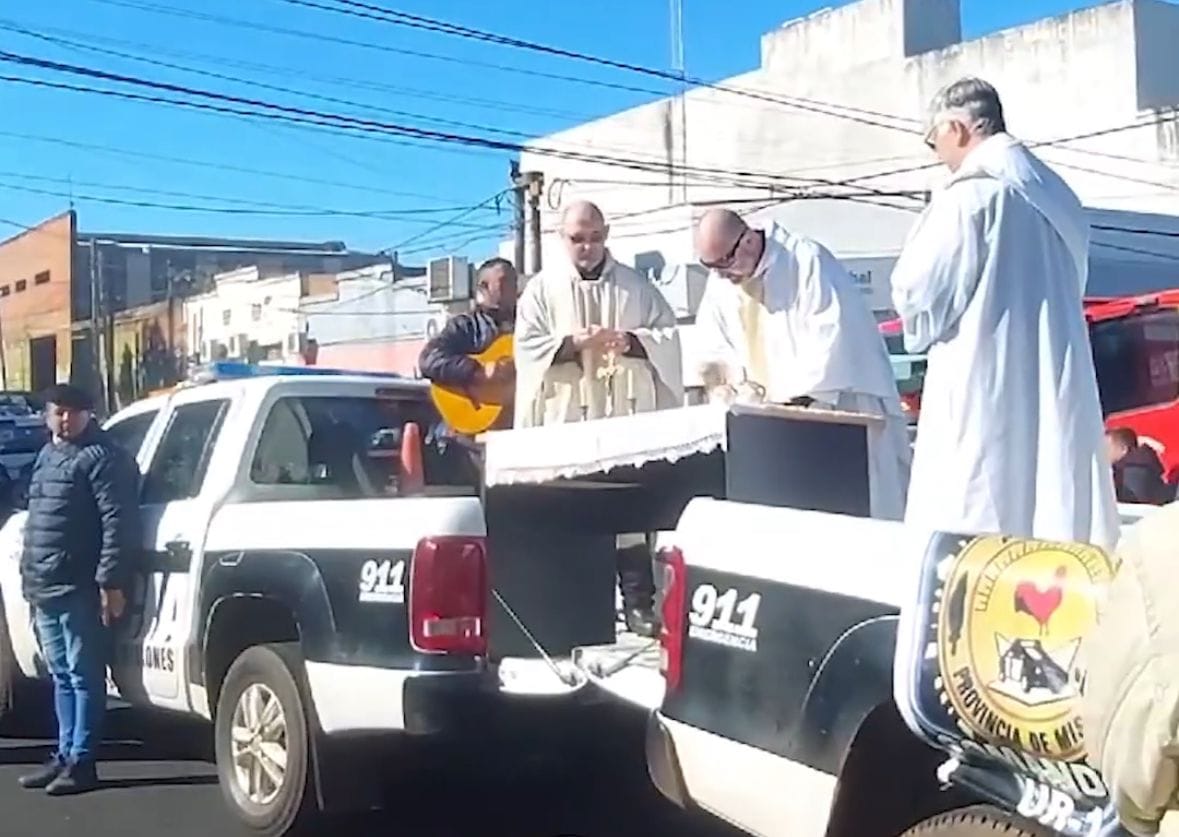 “Su causa es justa y merecen un salario que refleje su arduo trabajo”: capellanes católicos apoyaron el reclamo policial