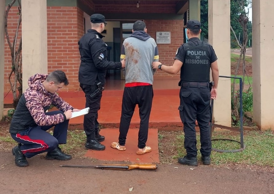 Una mujer fue herida de un disparo en un ojo y acusó a su concubino  