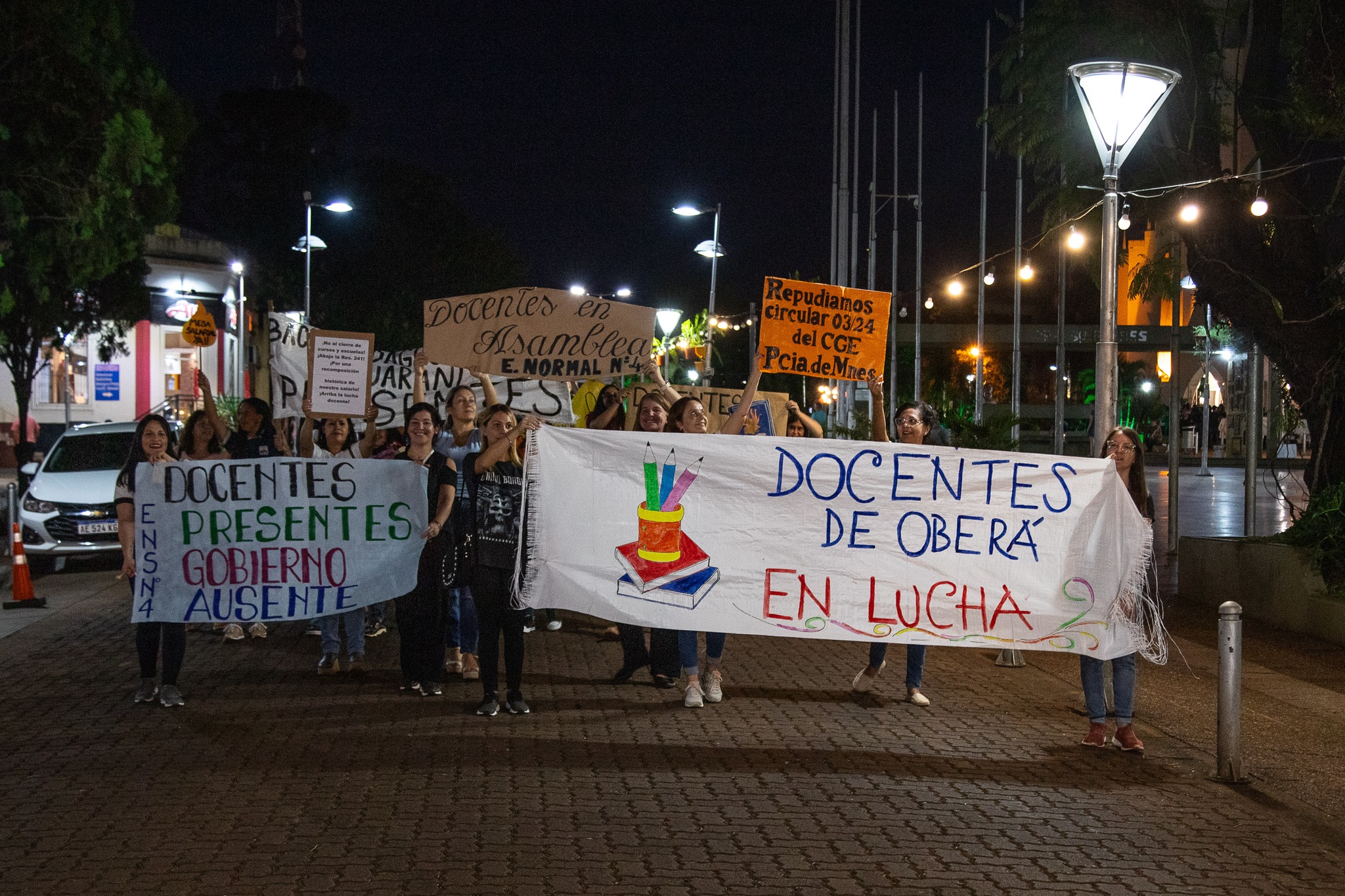 Docentes y Gobierno llegaron a un acuerdo y se levantaron los acampes y cortes de ruta