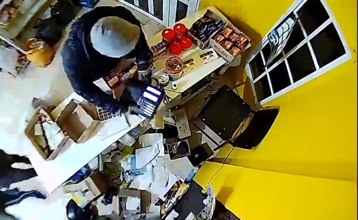 Delincuentes armados robaron 300 mil pesos de un comercio en Santa Rita