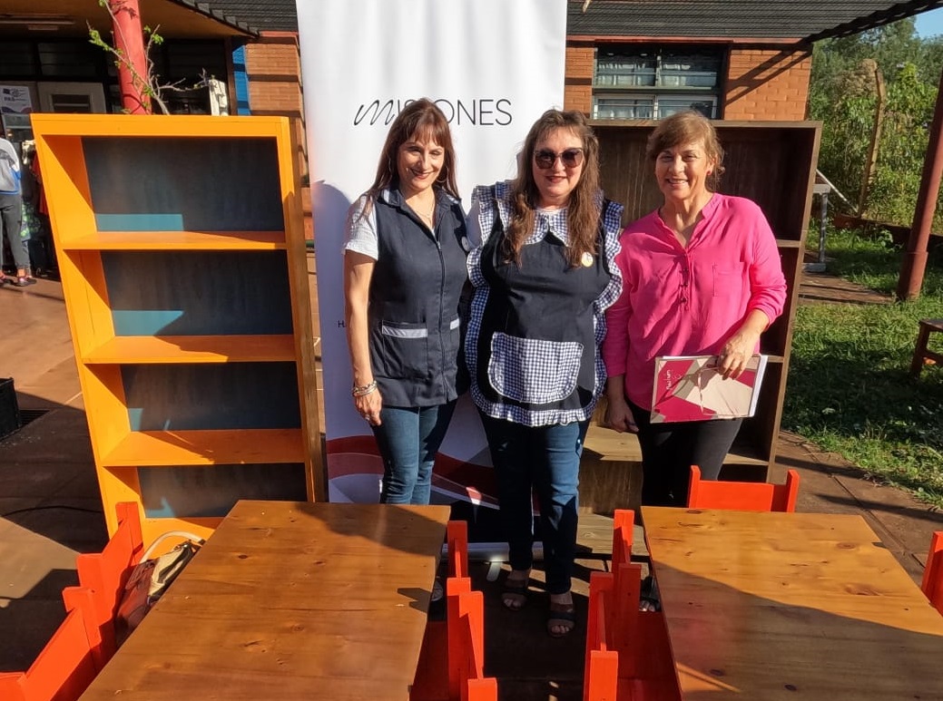 IPLyC Social entregó mobiliario en San José