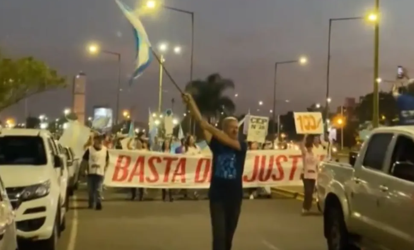 Sin acuerdo con el Gobierno, los docentes iniciaron una nueva semana de marchas y cortes de ruta   
