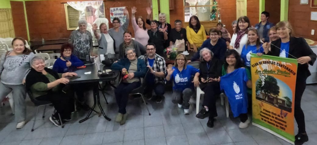 Divertido encuentro de abuelos con el Bingo del Mateando