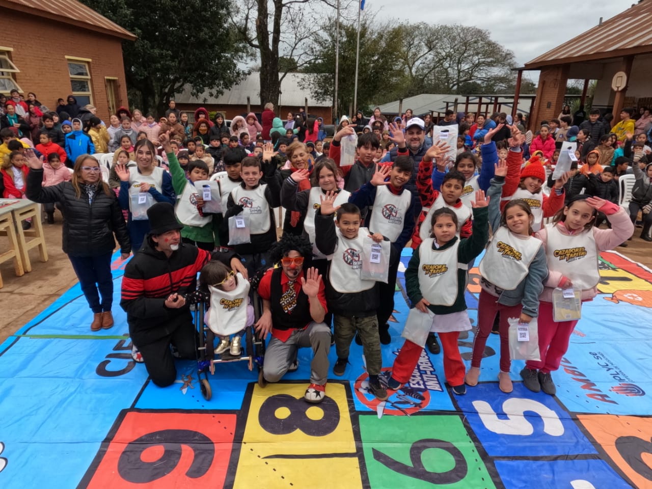 Gurises sigue su recorrido por el Mes de las Infancias